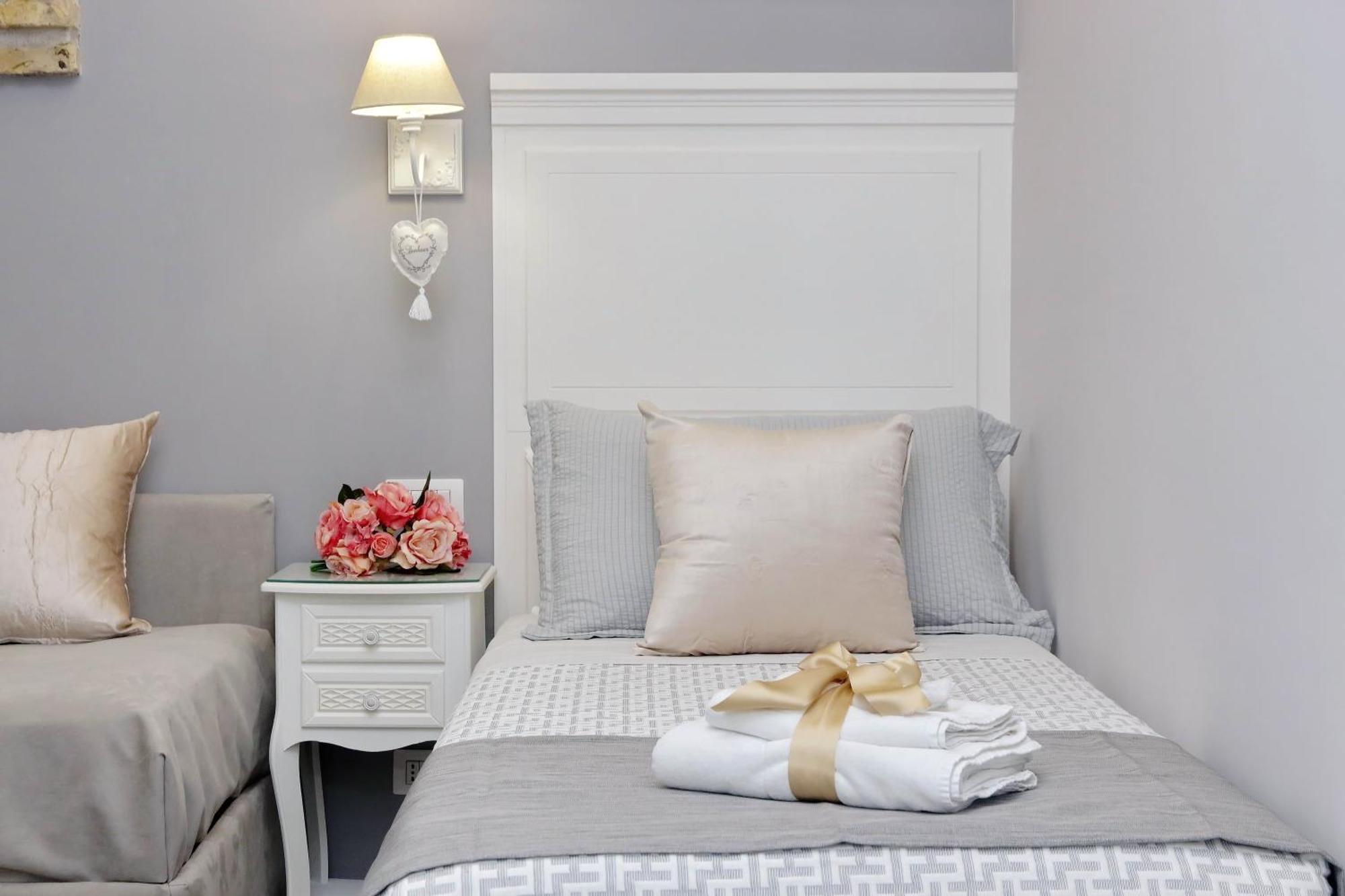 Roman Holiday Suites — Photos 3