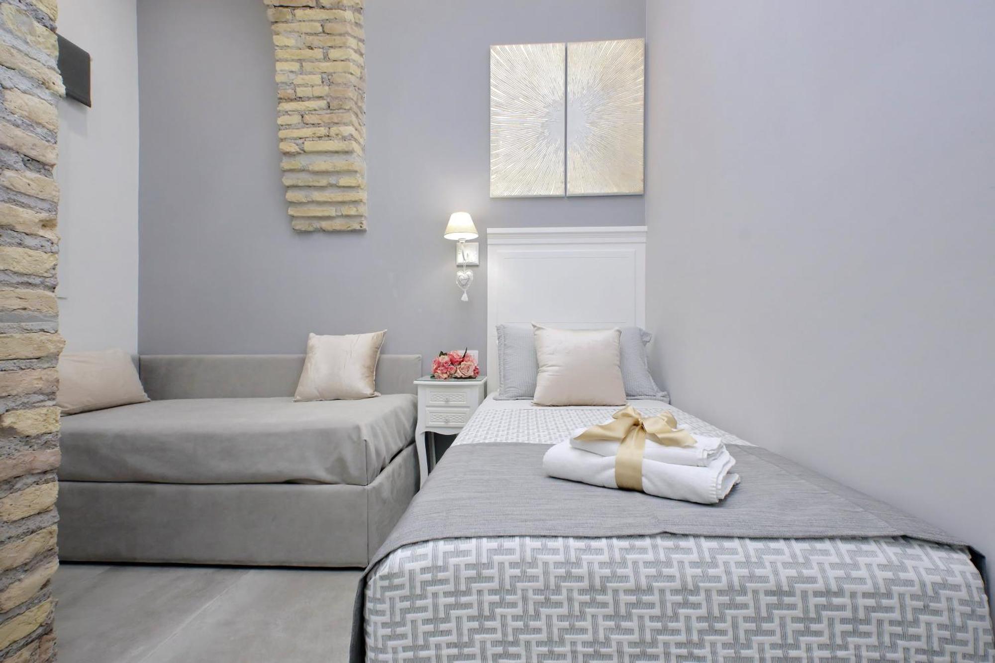 Roman Holiday Suites — Photos 2